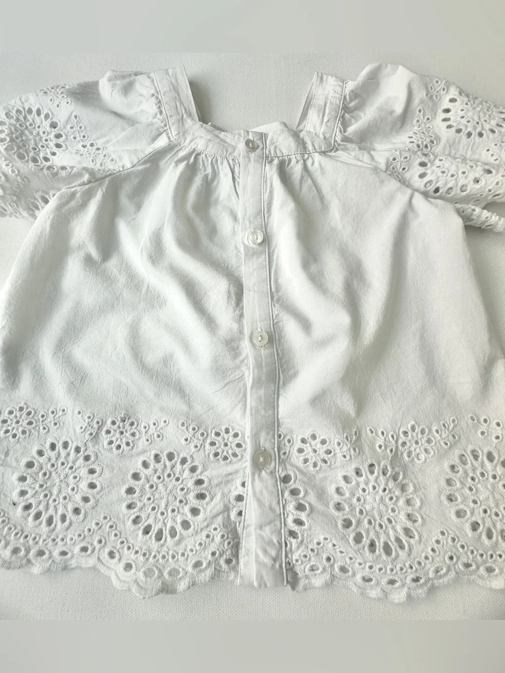 Zara White Eyelet Button-Back Blouse.  Size 3-4T.
